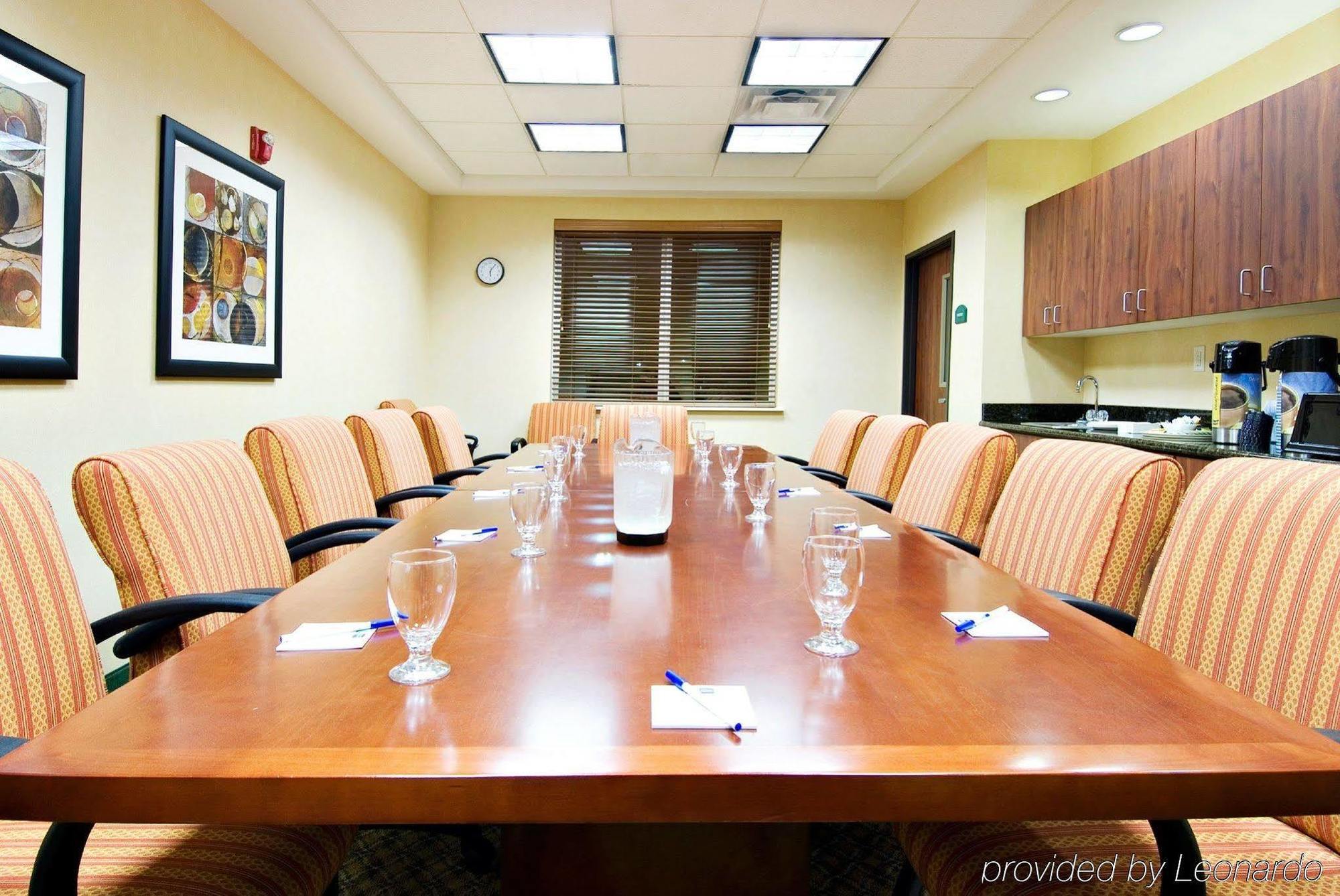 Holiday Inn Express Hotel & Suites Medford-Central Point By Ihg מראה חיצוני תמונה