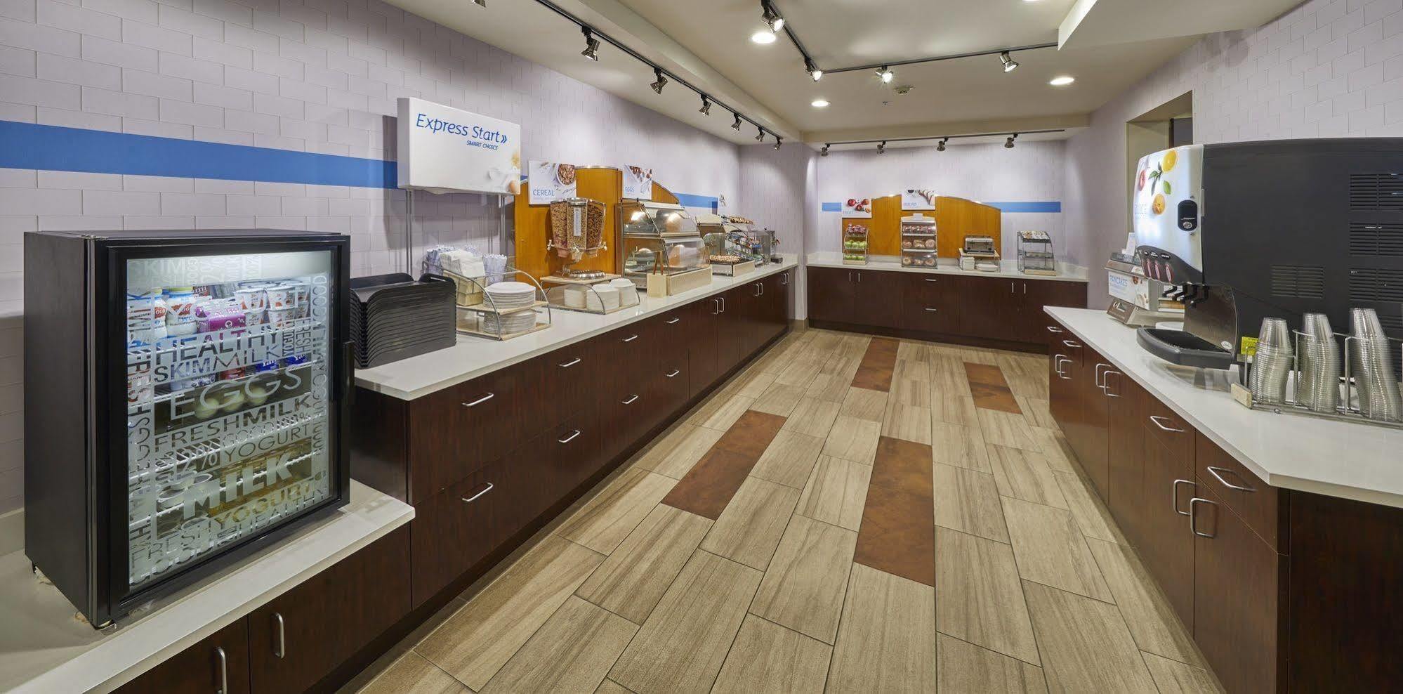 Holiday Inn Express Hotel & Suites Medford-Central Point By Ihg מראה חיצוני תמונה