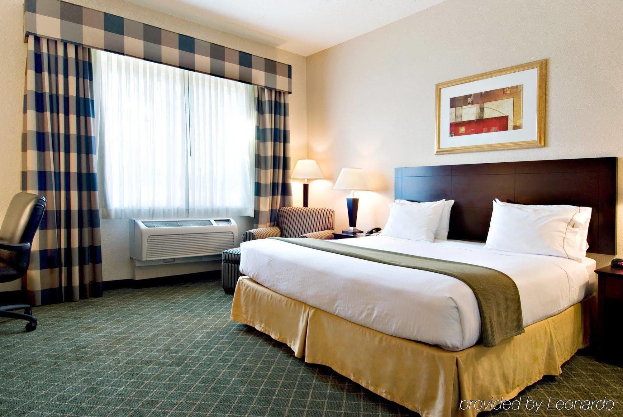 Holiday Inn Express Hotel & Suites Medford-Central Point By Ihg חדר תמונה